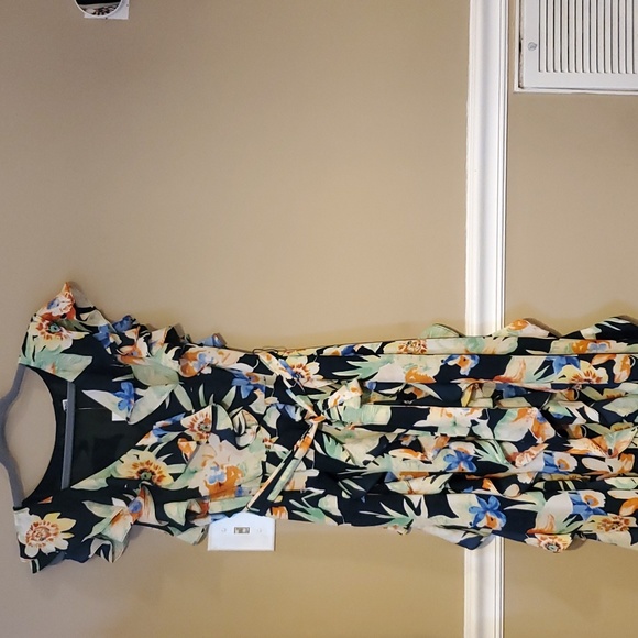 Lauren Ralph Lauren Floral Crinkled Georgette Gown in Navy Size 12 NWT'S - Picture 5 of 15